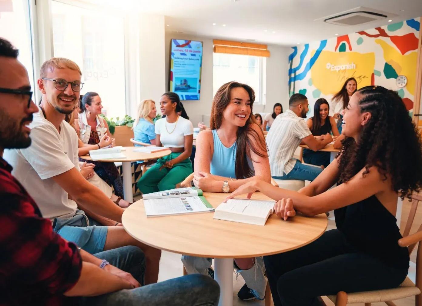 Учеба под солнцем Испании: почему студенты выбирают испанские кампусы Geneva Business School